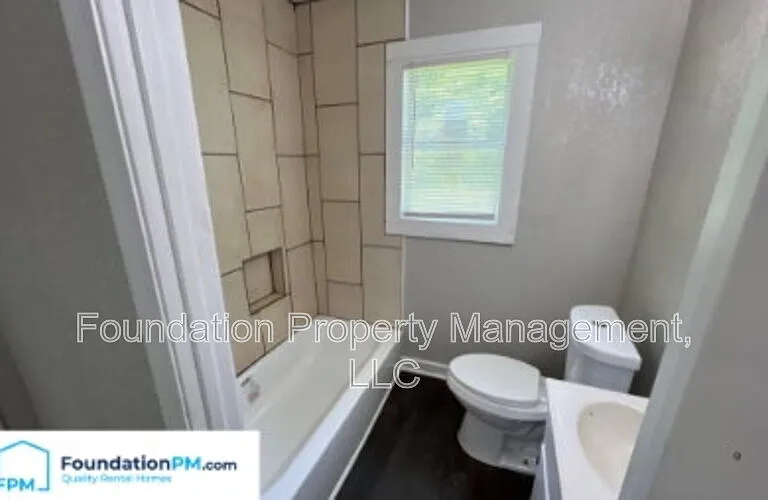 1371 E Trigg Ave — Photo 14