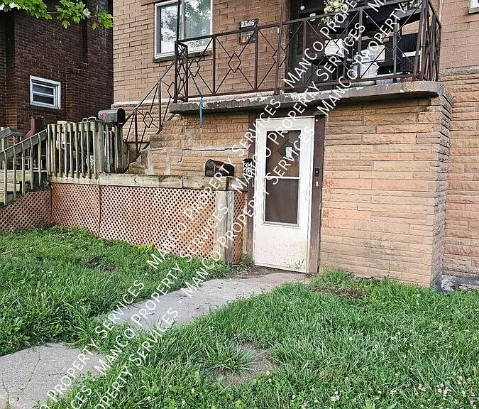 2544 N Gettysburg Ave — Photo 1