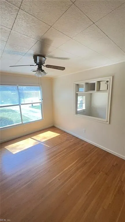 4 bed, 1.5 bath, 2035 sqft, $1,900 — Photo 3