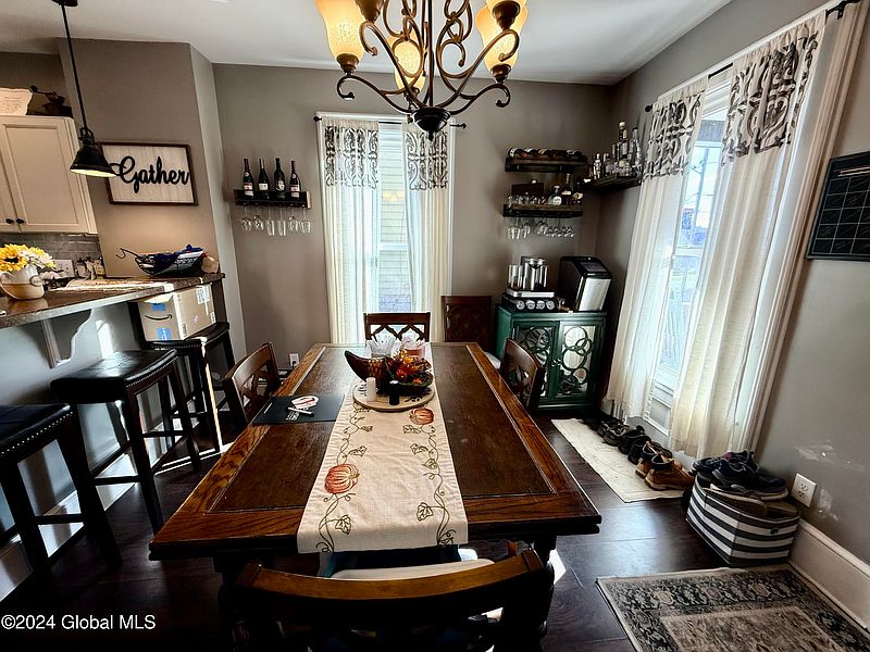 4th image of 5 Berthoud Street