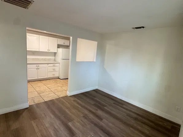 1059 Acacia Ave #1/2, Sacramento, CA 95815