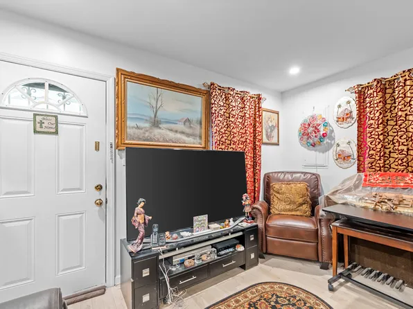 67-02 Almeda Avenue image 10 of 41