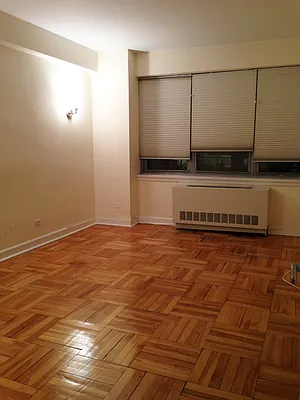 Rented by Manhattan Residential Group | media 21