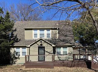 562 NW 62nd St, Topeka, KS 66617