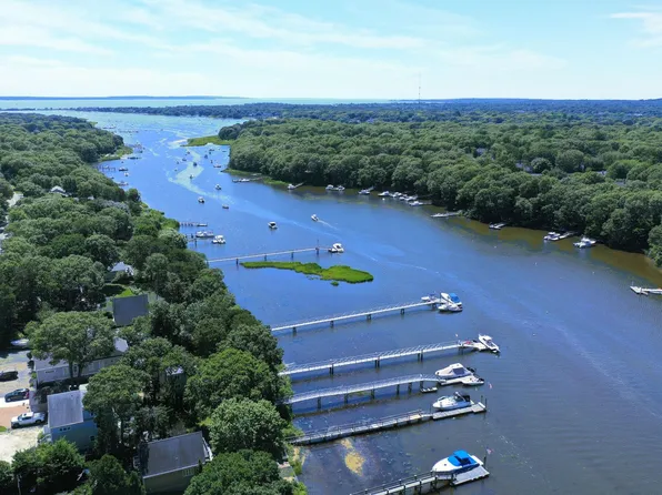 107 Shorewood Drive, Teaticket, MA 02536