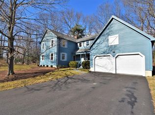 16 Fairway Ln, Medway, MA 02053