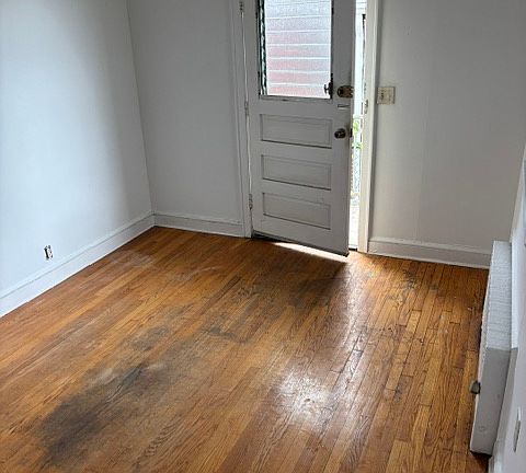 3rd image of 119 Dodd St APT 1R