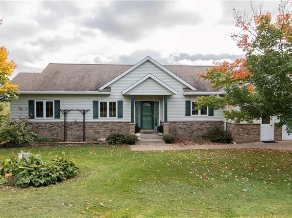 11001 E Mallard Rd, Fall Creek, WI 54742