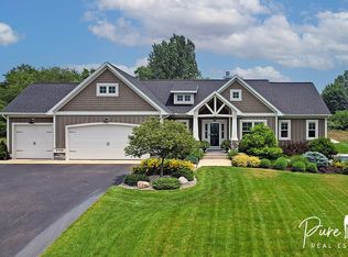 5758 Pettis Ct NE, Ada, MI 49301