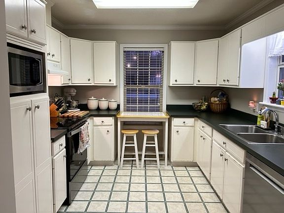 3rd image of 813 Lemaka Dr