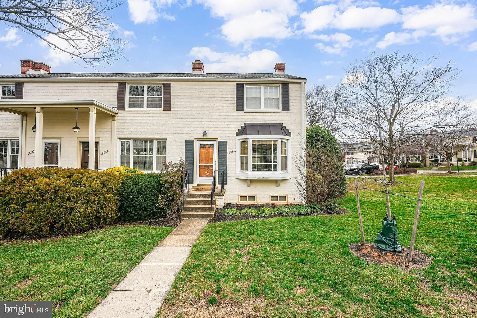 2213 N Dearing St photo 1