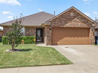 10705 SW 33rd Ter, Yukon, OK 73099