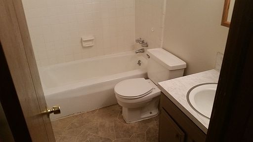 5th image of 2042 Mapleview St SE