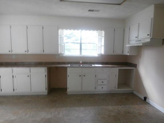 3rd image of 66 Harris Dr #1