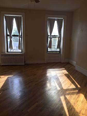 2nd image of 259 20th St #33