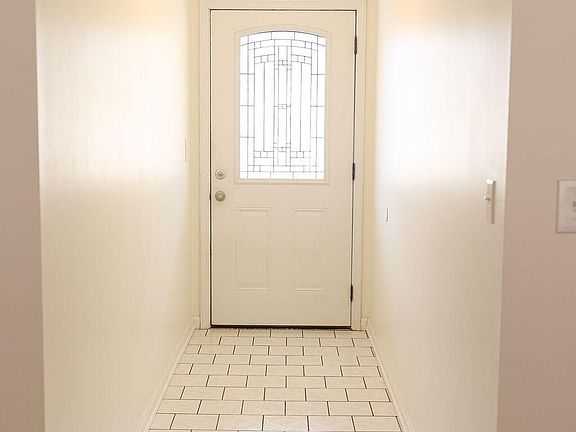 3rd image of 294 Hickory Dr