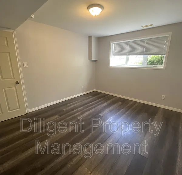 588 Howden St #5 — Photo 2