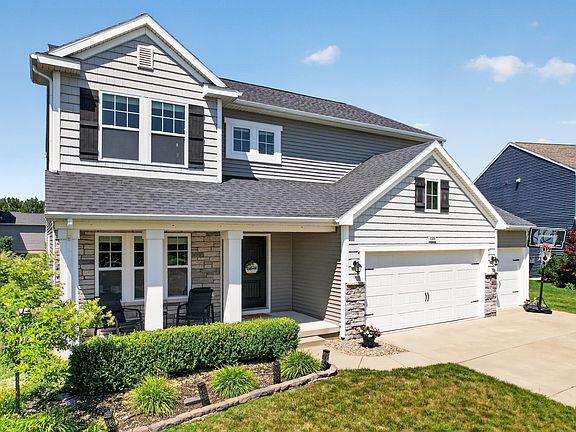 2nd image of 2333 Willow Ln