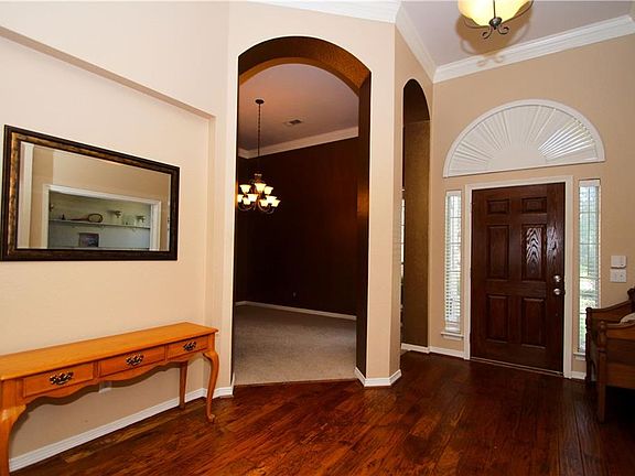 3rd image of 3401 Danbury Cir