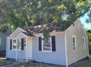 1904 Wakefield Ave, Colonial Heights, VA 23834