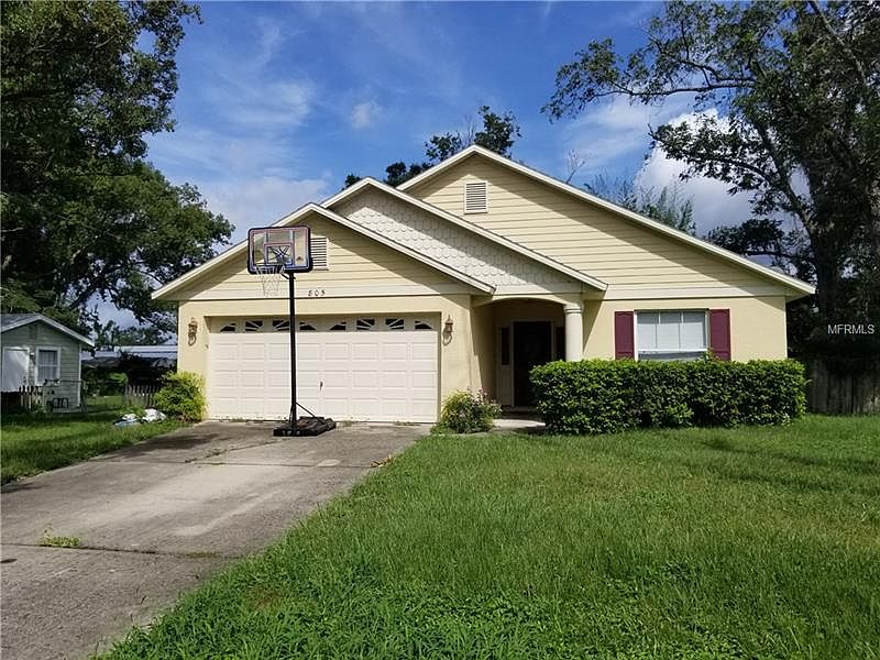 1st image of 805 Carlson Dr