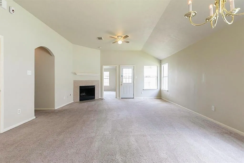 3 bed, 1433 sqft, $1,850 — Photo 3