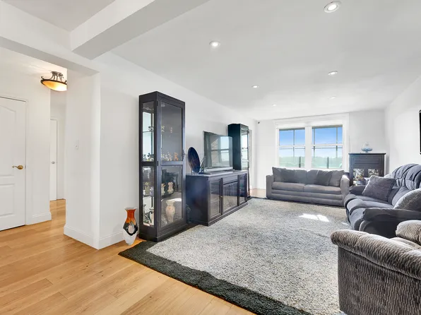 2711 Avenue X image 7 of 22