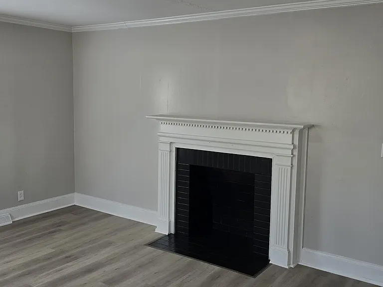 207 Maple Ln — Photo 3