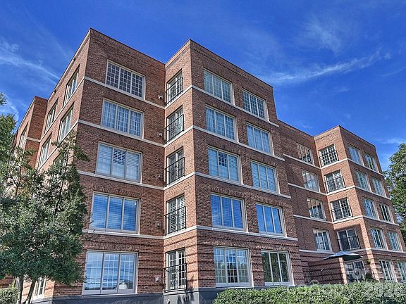 3rd image of 2445 Selwyn Ave APT 202