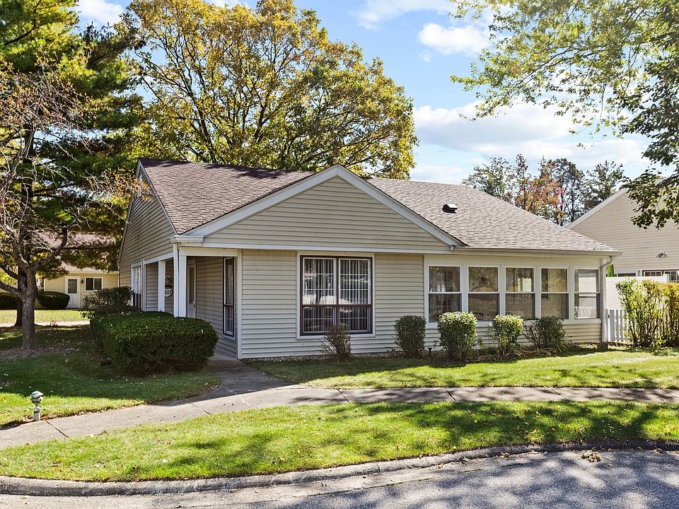 1st image of 7207 Stratford Cir #0