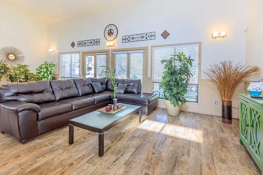 Greencrest Apartments — Photo 2