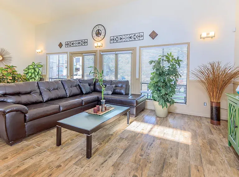 Greencrest Apartments — Photo 2