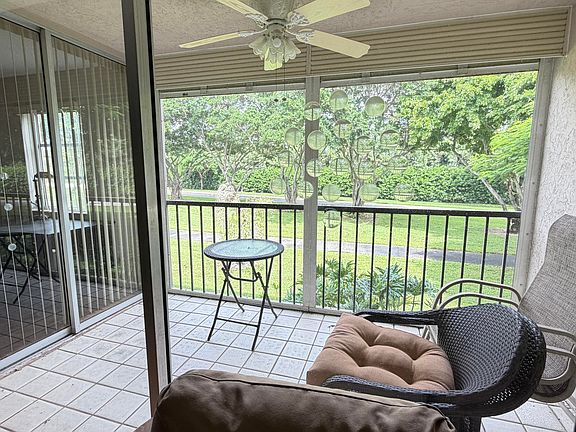 5th image of 6865 Huntington Lane #203