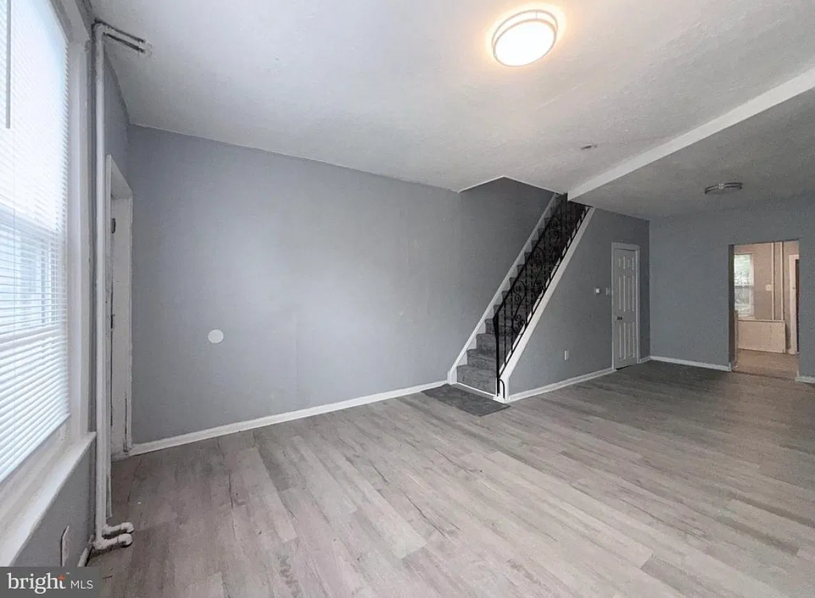 3 bed, 1136 sqft, $1,650 — Photo 2
