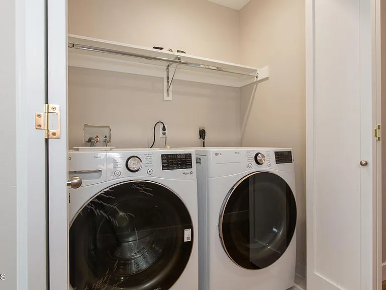 3682 Harriman Ave #2 — Photo 31