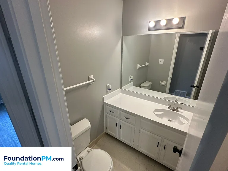 2293 Hometown Dr — Photo 18