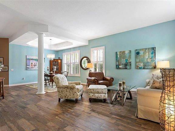 5th image of 16026 Penwood Dr