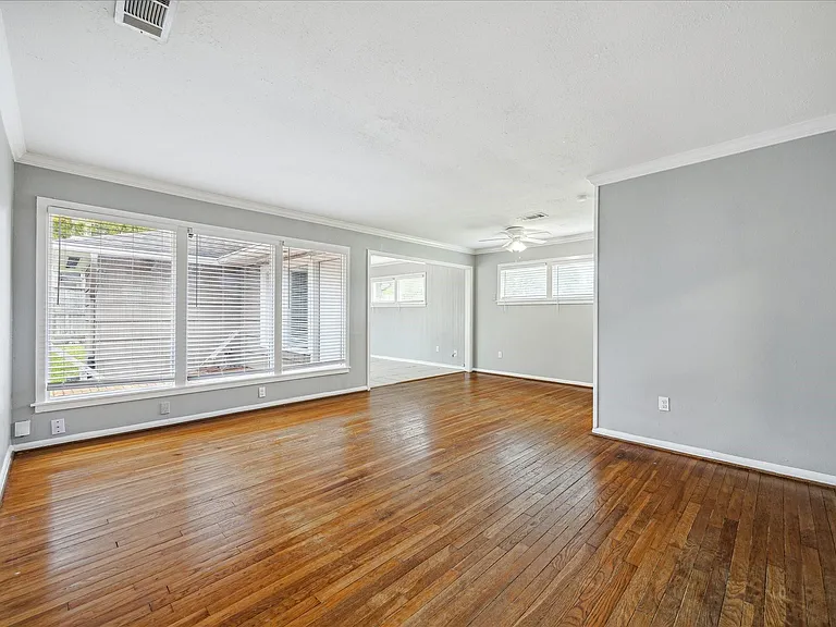 5237 Maple St — Photo 7