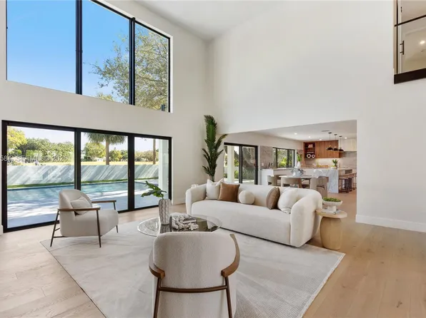 868 Country Club Dr, North Palm Beach, FL 33408