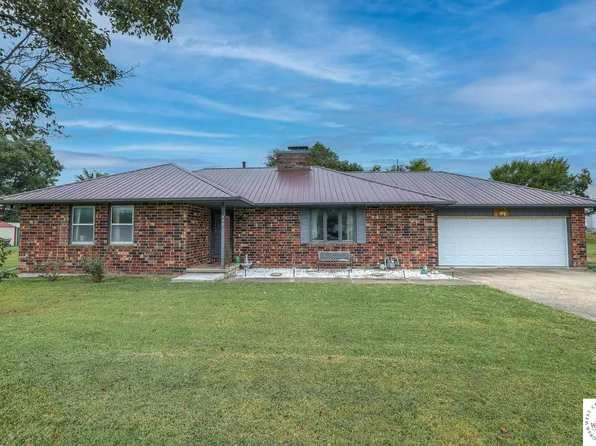 402 E Meadowlark Dr, Clinton, MO 64735