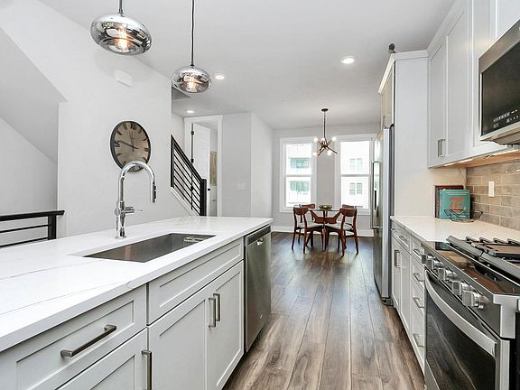 4th image of 623 W Tremont Ave