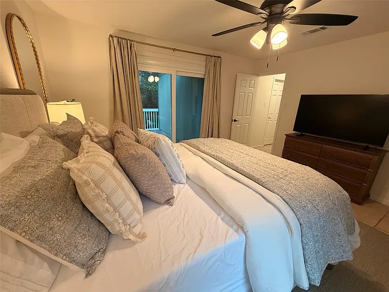 1 Laurel Oak Pl — Photo 12