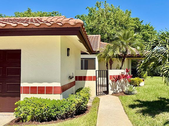 2nd image of 5317 Fig Palm Way #B