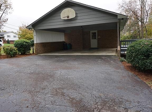 4th image of 2323 Lakeside Terrace Cres