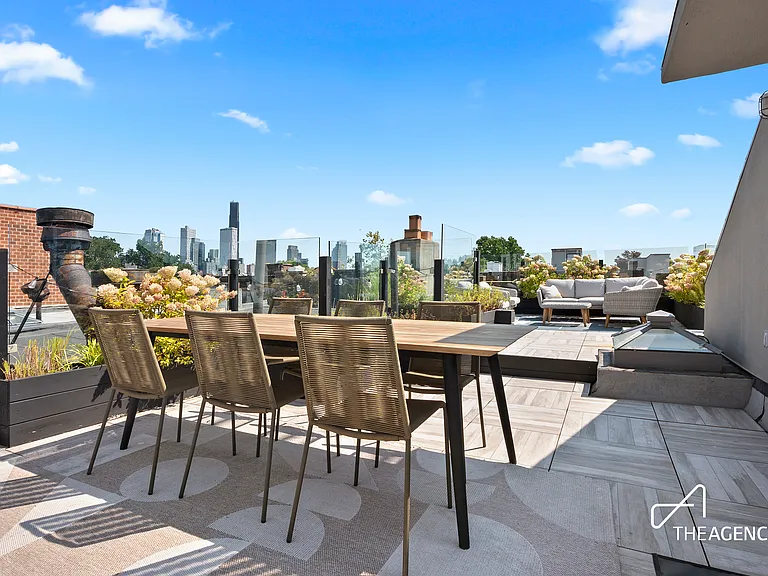 498 Henry St #4 — Photo 8