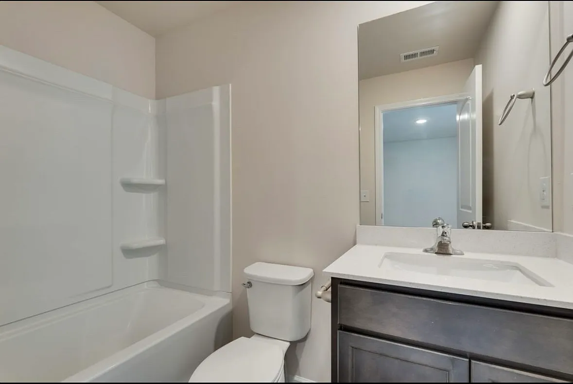 1007 Glen Marcus Dr — Photo 3