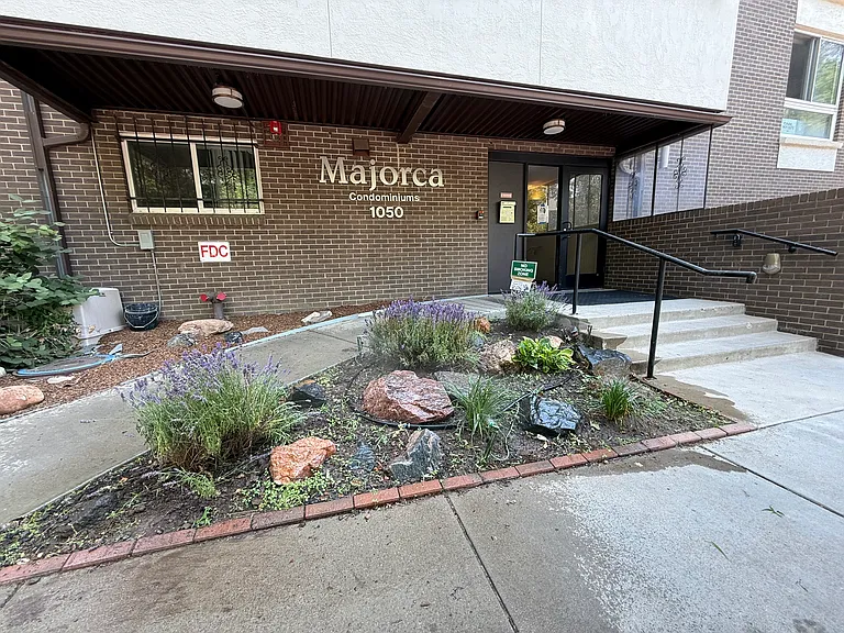1050 N Lafayette St #401 — Photo 1