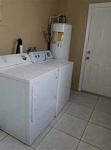 1st image of 820 NE 159th St