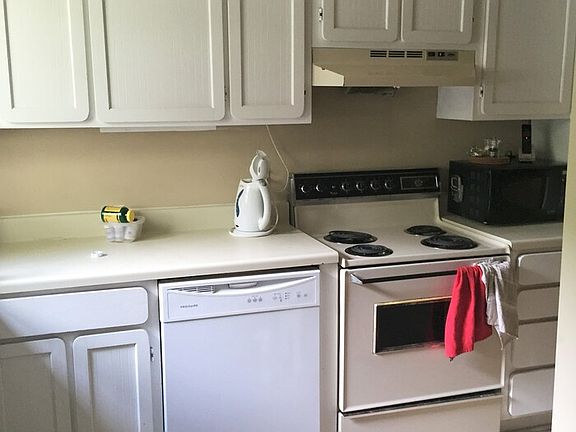 4th image of 104 Cedarwood Ln