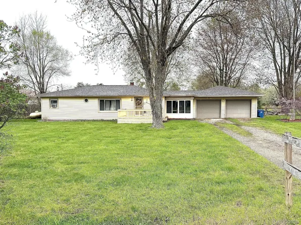 8222 Frances Rd, Flushing, MI 48433